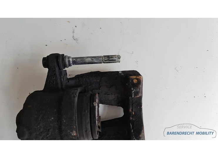 fiat-fiorino-qubo-peugeot-bipper-citroen-nemo-remklauw-rem-klauw-remjuk-remblok-links-voor-lv-origineel-nette-staat-gebruikt-2007-2008-2009-2010-2011-2012-2013-2014-2015-2016-2017-2018-2019-barendrecht-mobility-service