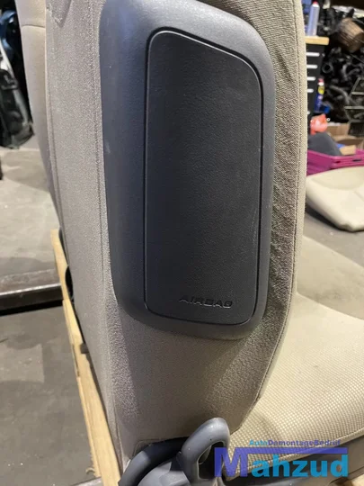 peugeot-107-geel-compleet-interieur-voorstoelen-achterbank — foto 3