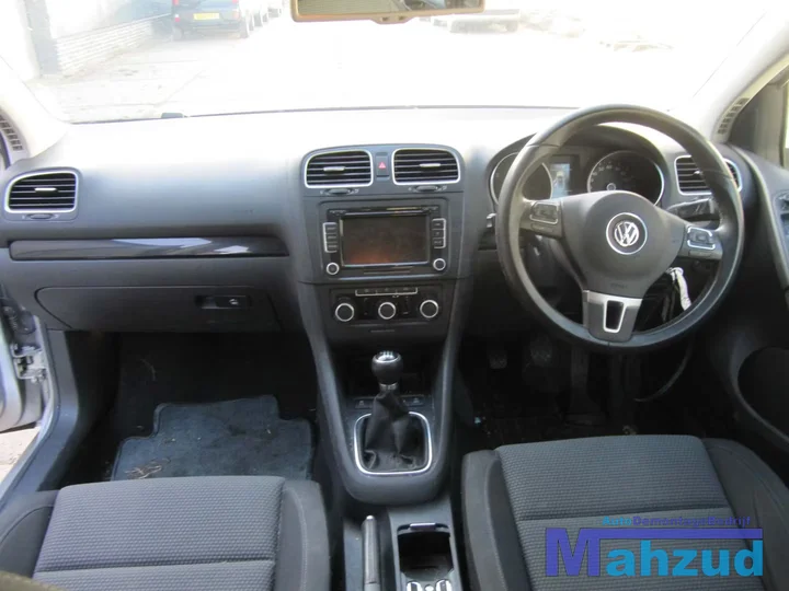 golf-6-zwart-grijs-interieur-5-deurs-compleet — foto 4