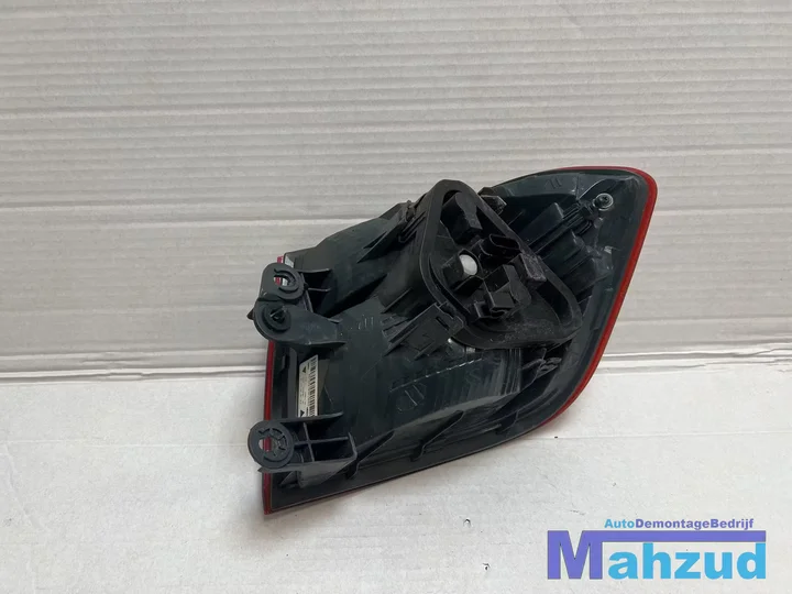 bmw-3-serie-f30-sedan-links-buiten-achterlicht-20112019 — foto 3