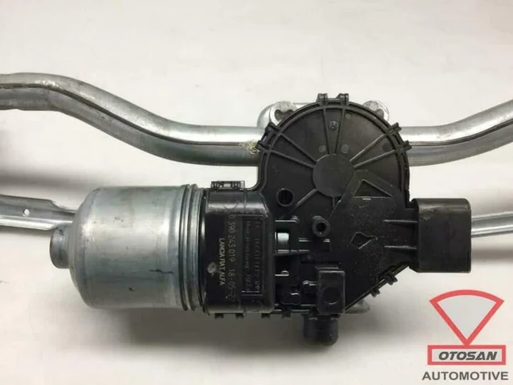 alfa-romeo-giulietta-ruitenwisser-mechaniek-motor-0390243019 — foto 3