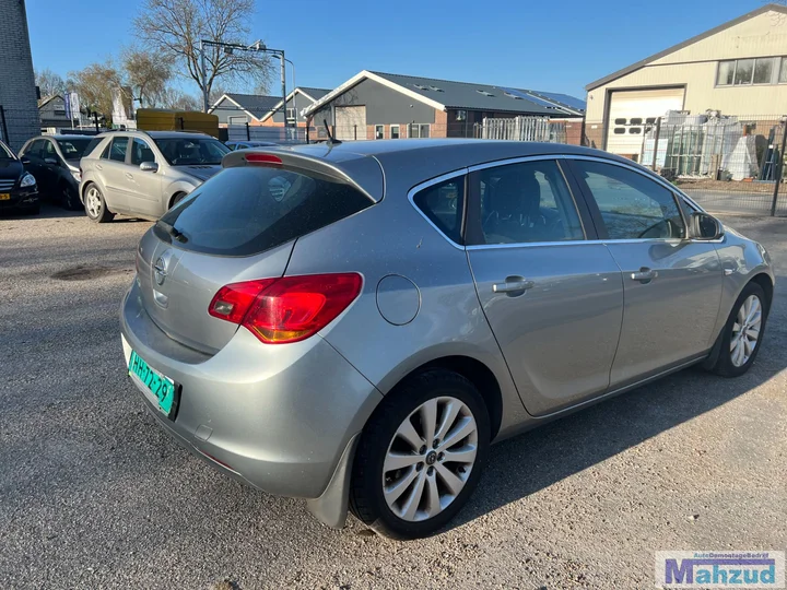 2011-opel-astra-j-16-a16xer-z179-grijs-demontage-hatchback — foto 7