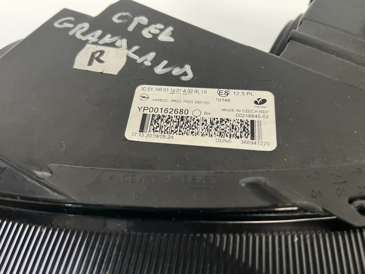 opel-grandland-x-h7-led-koplamp-rechts-yp00162680 — foto 9
