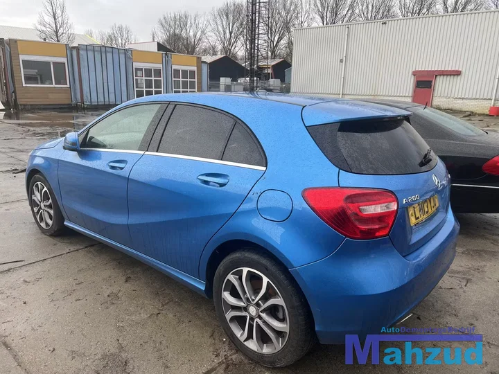 2013-mercedes-a-klasse-w176-18-a200-cdi-651901-onderdelen-blauw — foto 5