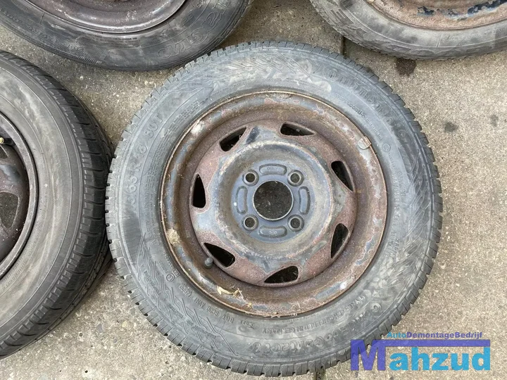 ford-fiesta-4-banden-met-velgen-4x108-13-inch — foto 2