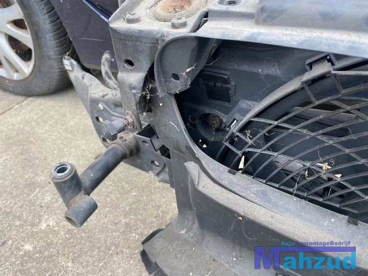 bmw-3-serie-e46-325i-voorfront-frontplaat-met-koelvin — foto 3