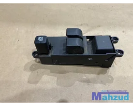 nissan-micra-2-k11-raamschakelaar-links-1992-2002-2deurs — foto 2