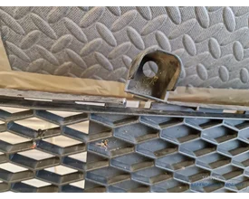 bumpergrille-toyota-aygo-i-zwart-531120h010-onderkant-origineel-nette-staat-gebruikt-2006-2009 — foto 3