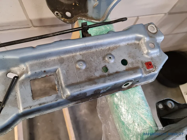 voorfront-opel-tigra-b-tt-twintop-voor-front-bumperbalk-slotplaat-koplamphouder-09114128-origineel-gebruikt-2004-2010 — foto 13