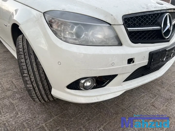 mercedes-c-klasse-w204-wit-650-voorbumper-20072011 — foto 3