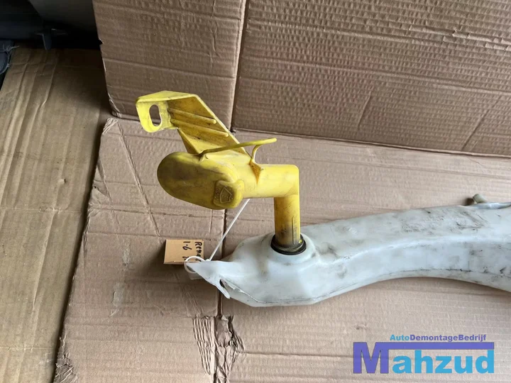 renault-megane-1-ruitensproeier-tank-reservoir-19992003 — foto 3