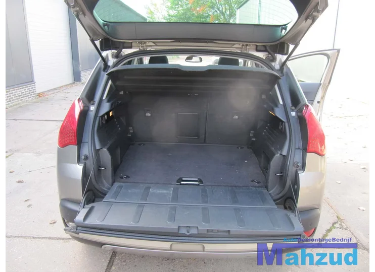 peugeot-3008-zwart-grijs-interieur-compleet