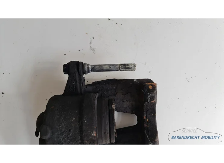 fiat-fiorino-qubo-peugeot-bipper-citroen-nemo-remklauw-rem-klauw-remjuk-remblok-links-voor-lv-origineel-nette-staat-gebruikt-2007-2008-2009-2010-2011-2012-2013-2014-2015-2016-2017-2018-2019-barendrecht-mobility-service