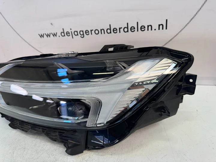 volvo-xc60-2-vol-led-lhd-koplamp-links-31655229 — foto 2