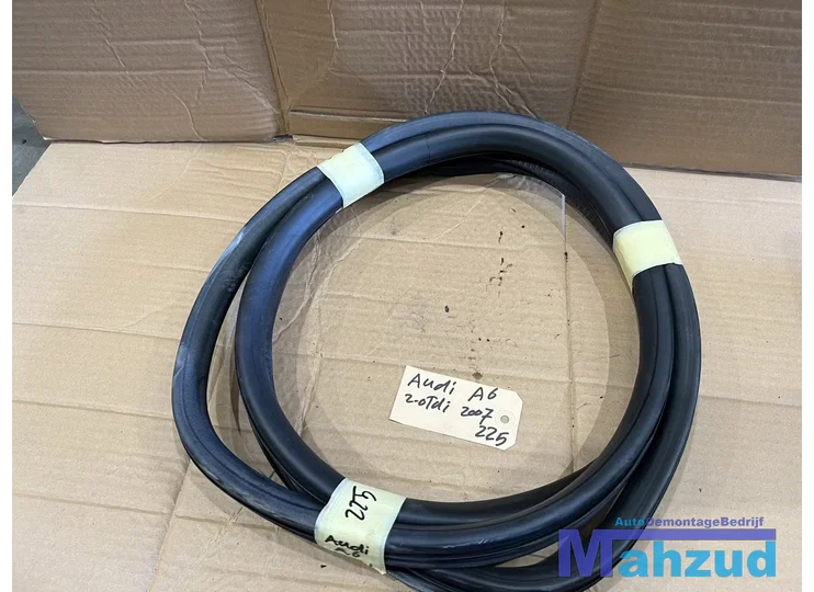 AUDI A6 C6 sedan Links Voor deurrubber 2004-2011