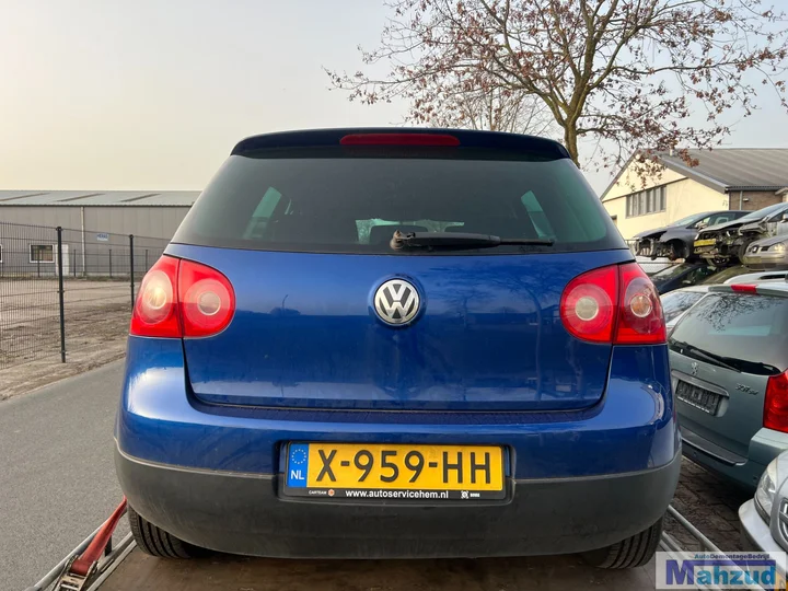 vw-golf-5-14-fsi-blauw-lc5j-bkg-fxq-demontage-sloop-onderdelen — foto 5