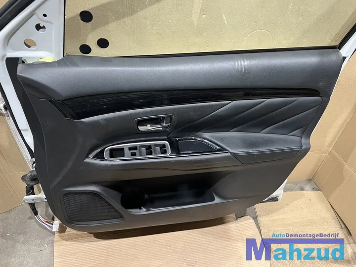 mitsubishi-outlander-phev-wit-rechts-voor-deur-portier-2015 — foto 6